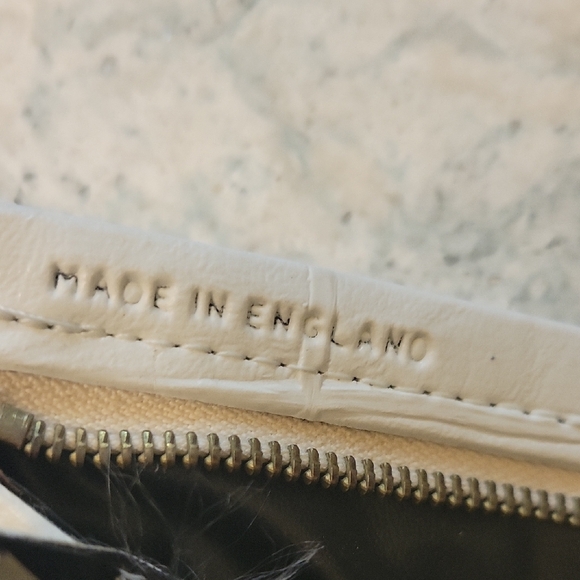 White Croc-Embossed Tote Bag Made In England NWT - Picture 7 of 9